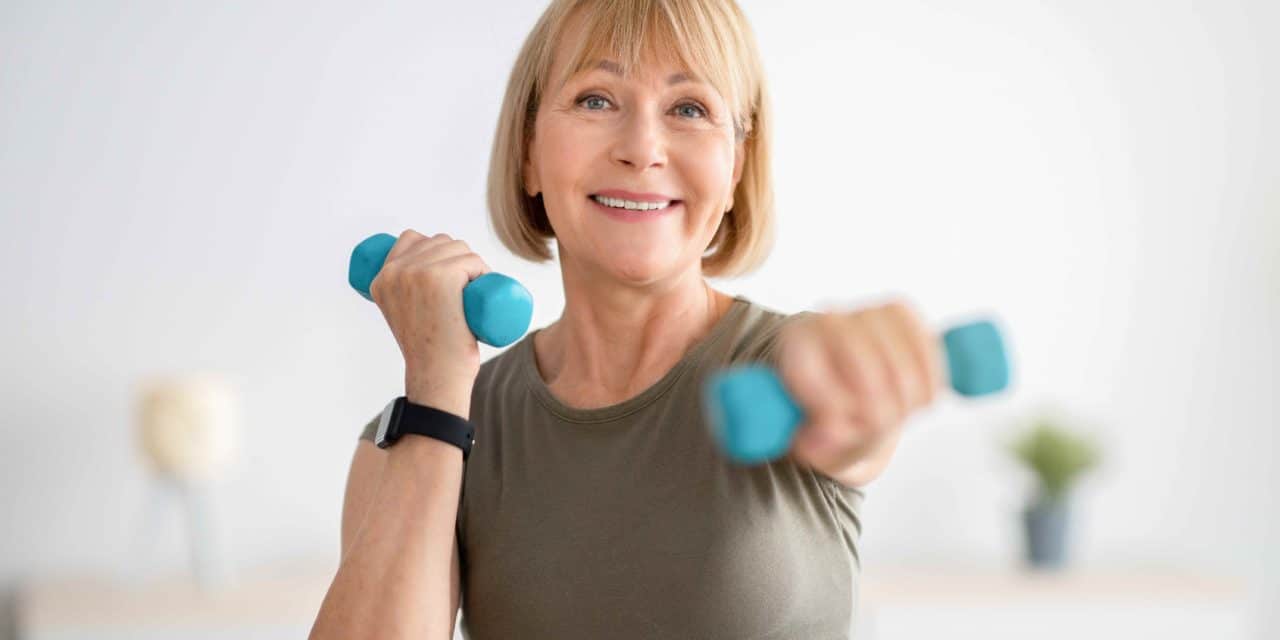 Ejercicios de fuerza en la menopausia: por qué te convienen
