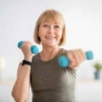 Ejercicios de fuerza en la menopausia: por qué te convienen